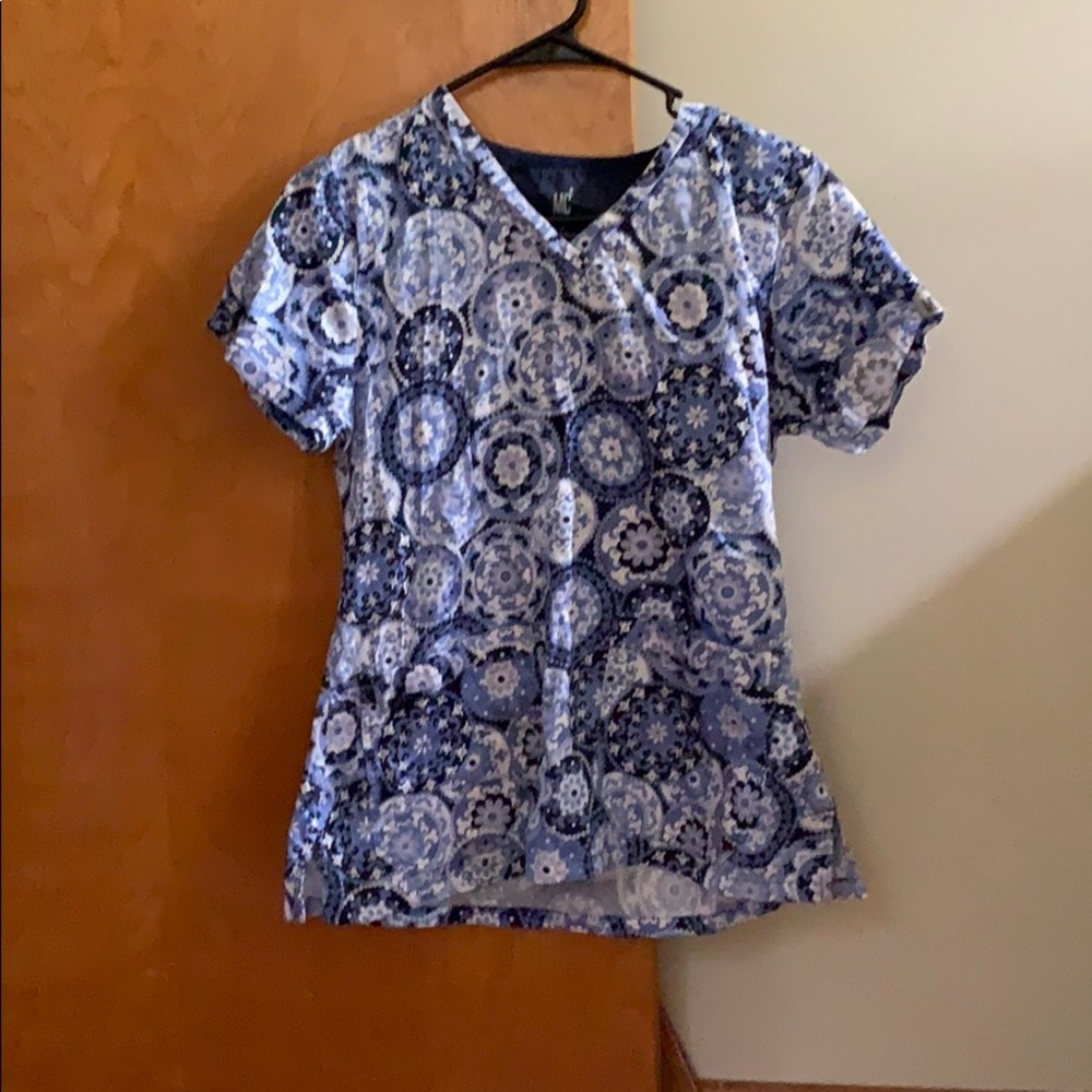 Scrub top
